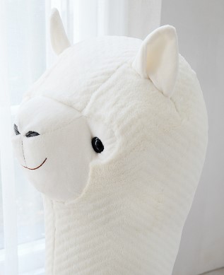 アルパカモデルのぬいぐるみスツール