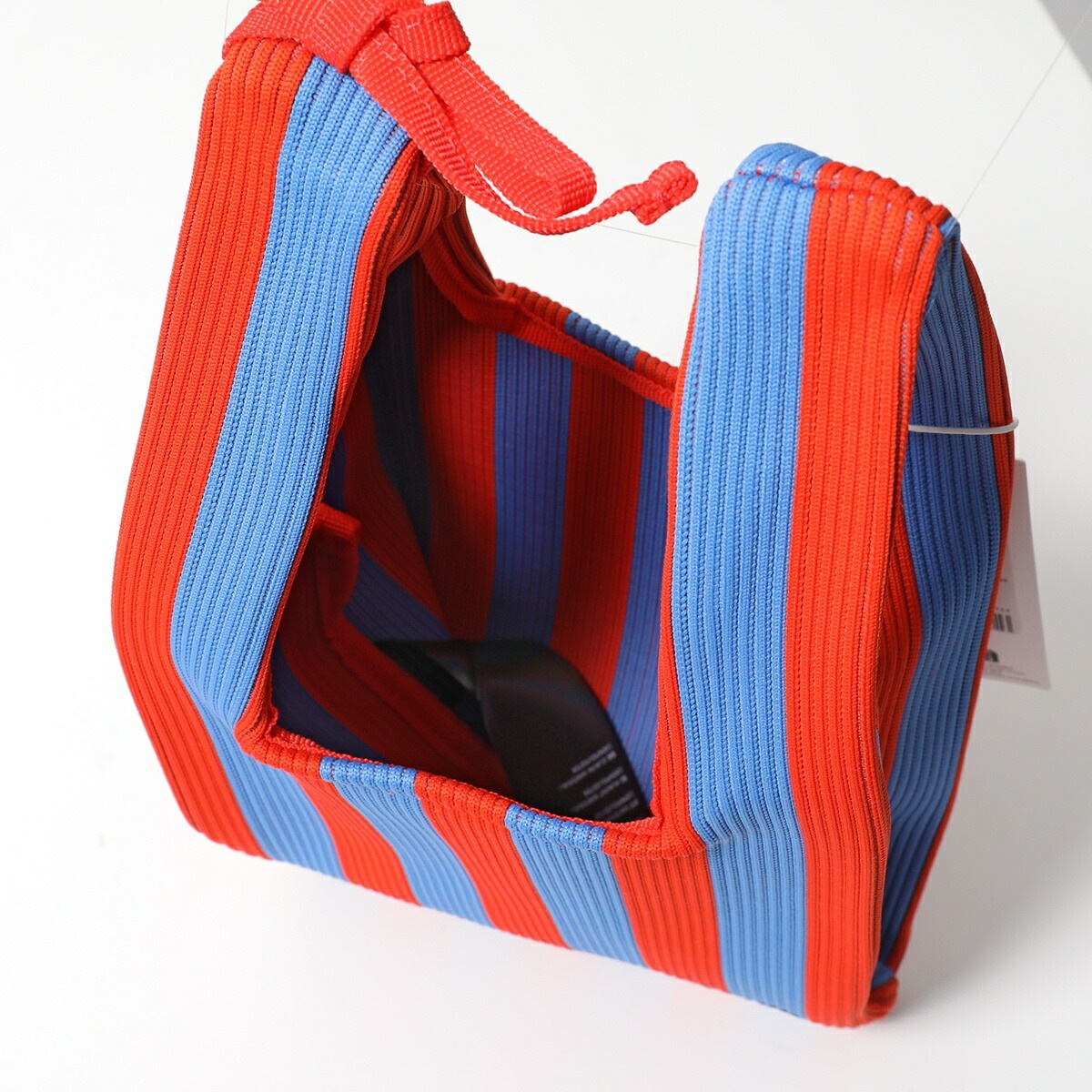 marimekko マリメッコ ハンドバッグ Knitted Mini Tote Merirosvo ニット ミニ トート メリロスヴォ 094144 レディース ストライプ ロゴ刺繍 鞄 カラー2色 marimekko マリメッコ ハンドバッグ Knitted Mini Tote Merirosvo ニット ミニ トート メリロスヴォ 094144 レディース ストライプ ロゴ刺繍 鞄 カラー2色
