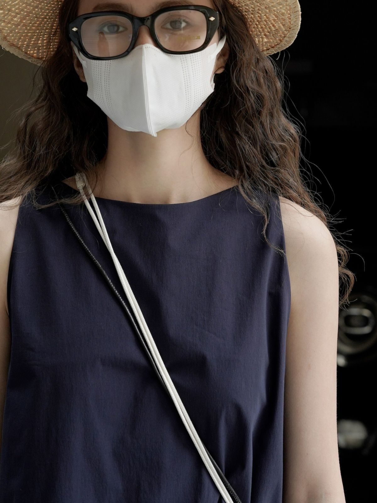 夏の新しいシンプルな通勤ノースリーブドレス緩いかなり通気性の良い快適なベストロングドレス女性 夏の新しいシンプルな通勤ノースリーブドレス緩いかなり通気性の良い快適なベストロングドレス女性