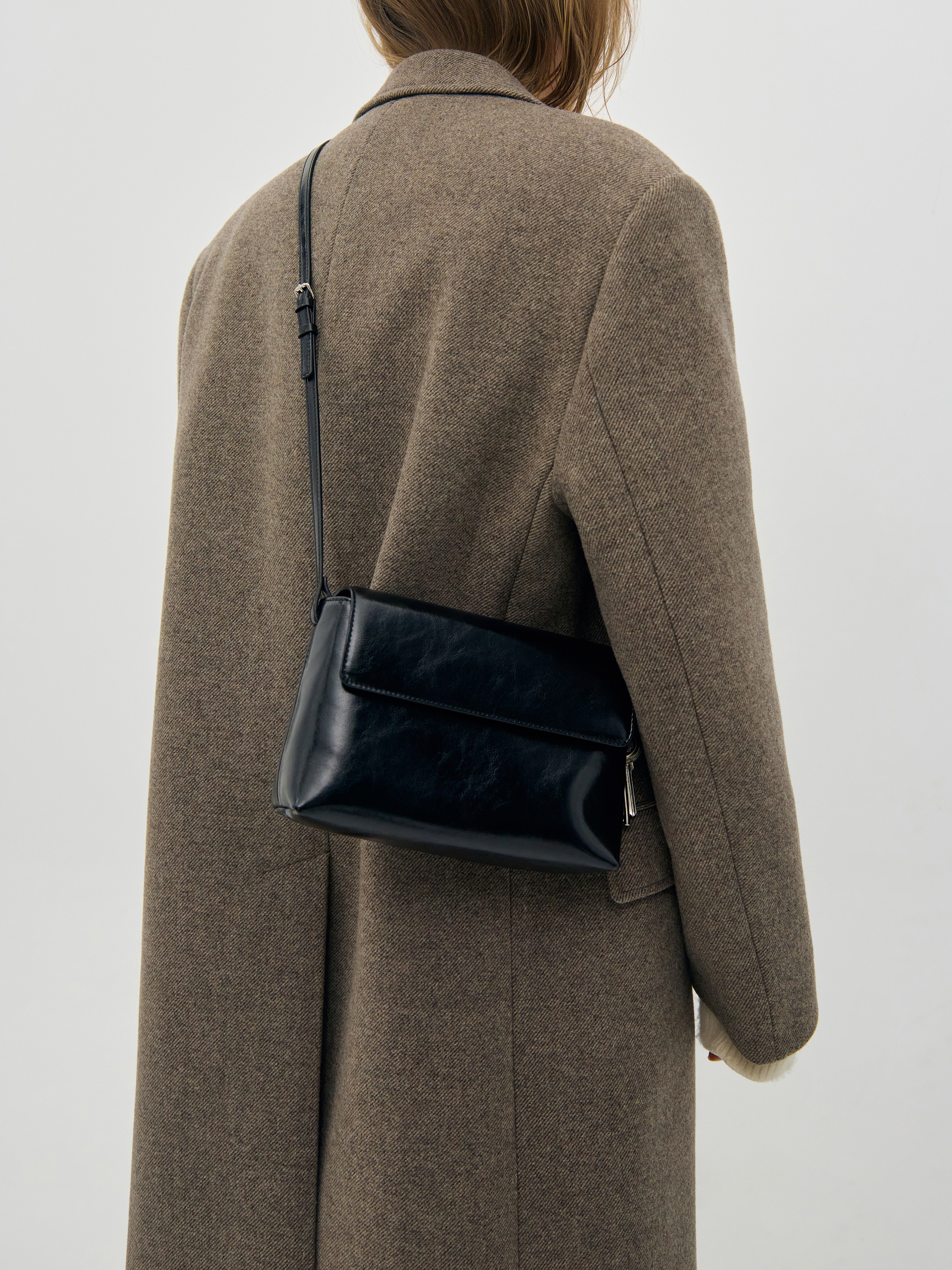 LOW CLASSIC】 LEATHER MINI BAG : BLACK