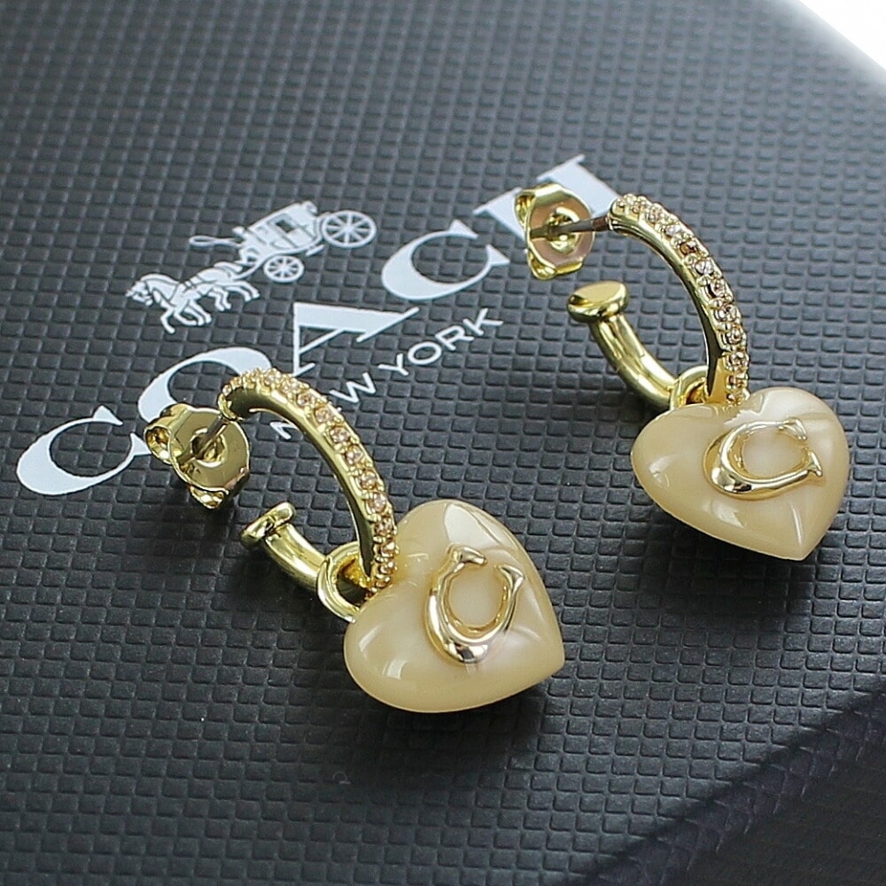 コーチ レディース ハート ピアス 小さい スタッドピアス ブランド ゴールド 両耳ピアス かわいい 大人 おしゃれ 女性ギフト 誕生日プレゼント 結婚式 お呼ばれ 結婚記念日 プレゼント 妻 彼女 コーチ レディース ハート ピアス 小さい スタッドピアス ブランド ゴールド 両耳ピアス かわいい 大人 おしゃれ 女性ギフト 誕生日プレゼント 結婚式 お呼ばれ 結婚記念日 プレゼント 妻 彼女