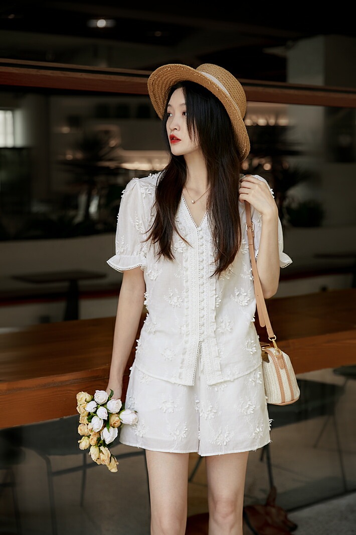 レディース ショートパンツ 刺繍 綿100％ フラワー柄 ウエストゴム 涼しい 夏 ホワイト S～XLサイズ カジュアル 上品 通気性 吸汗性 旅行 リゾート おしゃれ かわいい フリル