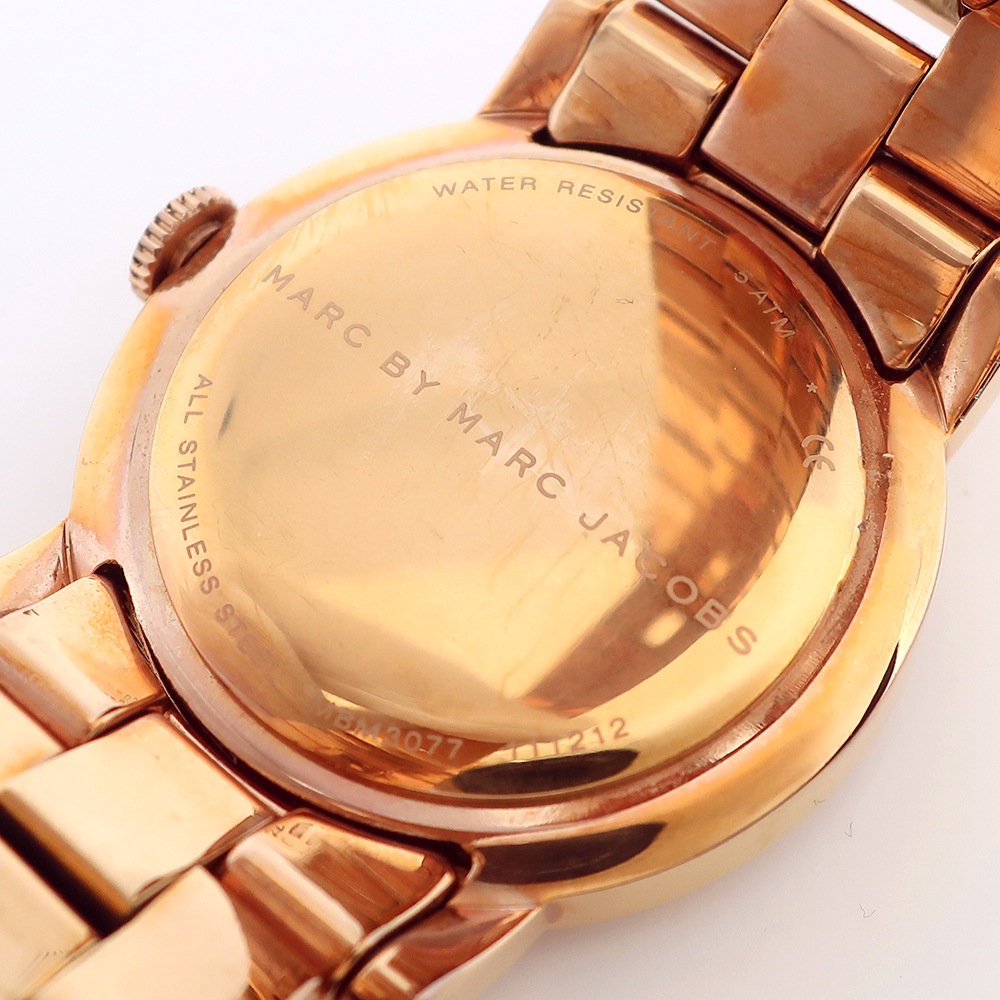 MBM3077 腕時計 ステンレススチール ゴールド クオーツ レディース 白文字盤 中古品