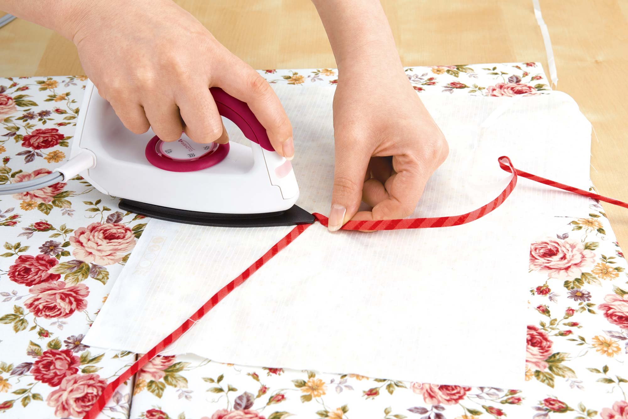 Clover パッチワーク アイロン 57-904 温度調節 白 Clover パッチワーク アイロン 57-904 温度調節 白