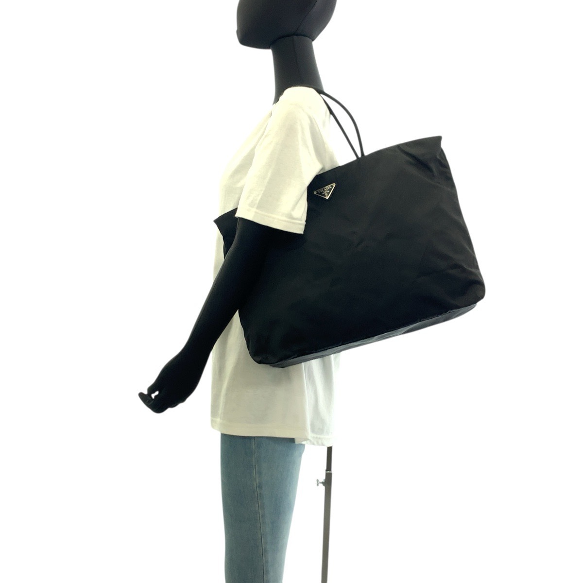 美品 テスート 三角ロゴプレート ブラック 黒 シルバー金具 ナイロン トートバッグ ショルダーバッグ レディース 502580 美品 テスート 三角ロゴプレート ブラック 黒 シルバー金具 ナイロン トートバッグ ショルダーバッグ レディース 502580