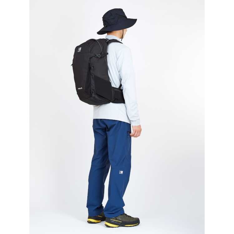 オースター 25 バックパック ブラック 背面長：M（46cm） H53×W27×D23cm（25L） #501171-9000