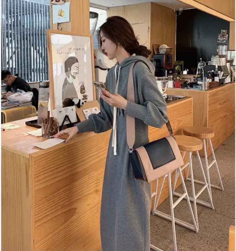 ワンピース スウェット 膝丈 ひざ丈 膝下 長袖 ドロップショルダー 萌袖 タイト ストレート 切り替えデザイン ギャザー スリット バックスリット フード付き ハイウエスト かわいい 大人可愛い ワンピース スウェット 膝丈 ひざ丈 膝下 長袖 ドロップショルダー 萌袖 タイト ストレート 切り替えデザイン ギャザー スリット バックスリット フード付き ハイウエスト かわいい 大人可愛い