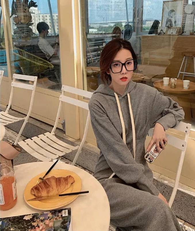 ワンピース スウェット 膝丈 ひざ丈 膝下 長袖 ドロップショルダー 萌袖 タイト ストレート 切り替えデザイン ギャザー スリット バックスリット フード付き ハイウエスト かわいい 大人可愛い ワンピース スウェット 膝丈 ひざ丈 膝下 長袖 ドロップショルダー 萌袖 タイト ストレート 切り替えデザイン ギャザー スリット バックスリット フード付き ハイウエスト かわいい 大人可愛い