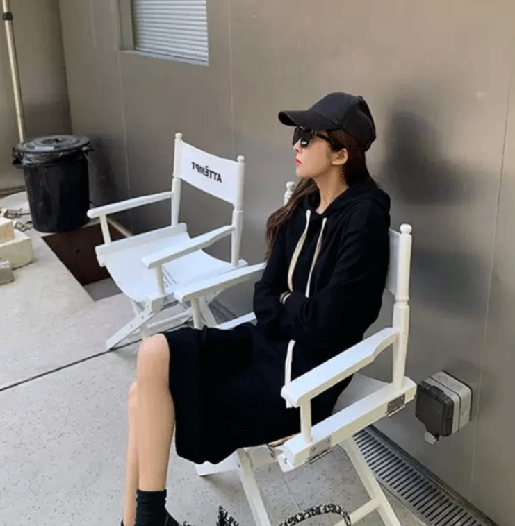 ワンピース スウェット 膝丈 ひざ丈 膝下 長袖 ドロップショルダー 萌袖 タイト ストレート 切り替えデザイン ギャザー スリット バックスリット フード付き ハイウエスト かわいい 大人可愛い ワンピース スウェット 膝丈 ひざ丈 膝下 長袖 ドロップショルダー 萌袖 タイト ストレート 切り替えデザイン ギャザー スリット バックスリット フード付き ハイウエスト かわいい 大人可愛い