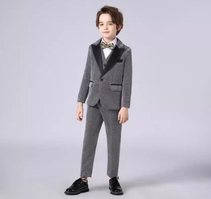 お得な価格高級感 七五三 子供スーツセット 5点セット グレー パーティー 入学式 卒業式 おしゃれ かっこいい ジャケット+パンツ+シャツ+ベスト+蝶ネクタイ 舞台 演出 音楽会 演奏会 発表会 司 お得な価格高級感 七五三 子供スーツセット 5点セット グレー パーティー 入学式 卒業式 おしゃれ かっこいい ジャケット+パンツ+シャツ+ベスト+蝶ネクタイ 舞台 演出 音楽会 演奏会 発表会 司