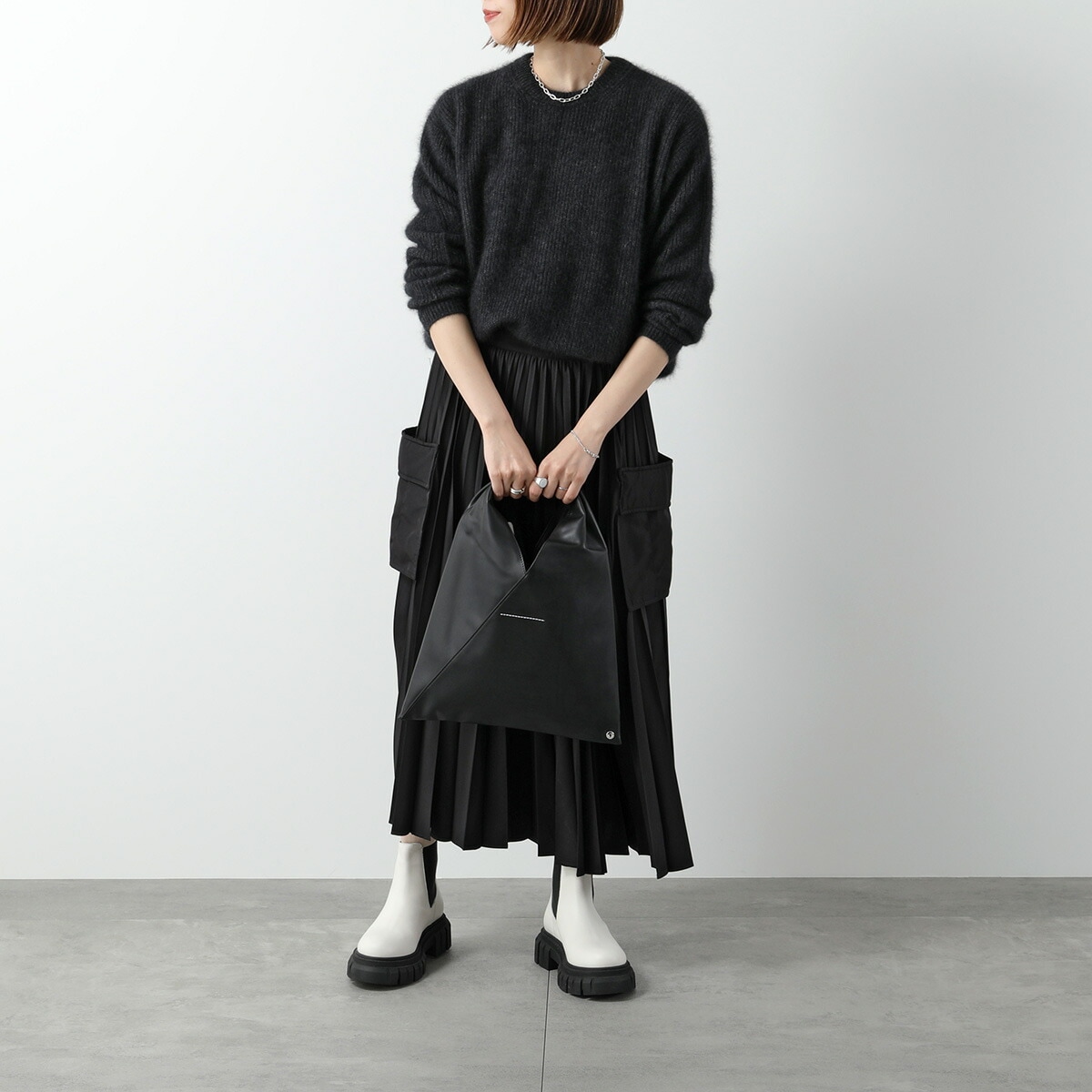 MM6 KIDS エムエムシックス メゾンマルジェラ キッズ ハンドバッグ Japanese SMALL M60607 P4313 レディース ガールズ 大人S54WD0043 鞄 T8013 MM6 KIDS エムエムシックス メゾンマルジェラ キッズ ハンドバッグ Japanese SMALL M60607 P4313 レディース ガールズ 大人S54WD0043 鞄 T8013