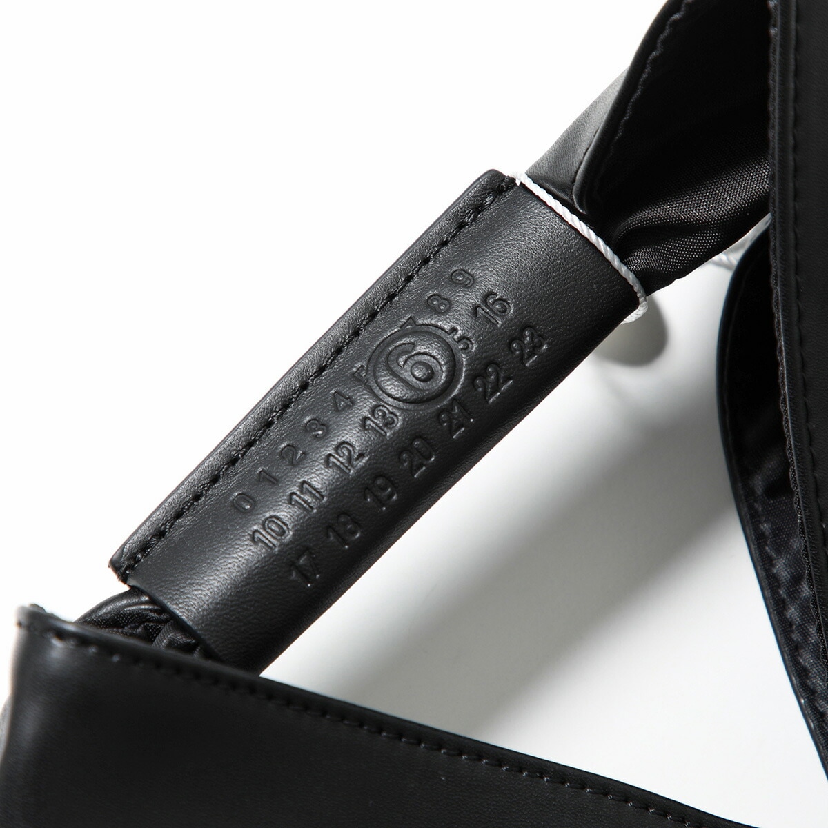 MM6 KIDS エムエムシックス メゾンマルジェラ キッズ ハンドバッグ Japanese SMALL M60607 P4313 レディース ガールズ 大人S54WD0043 鞄 T8013 MM6 KIDS エムエムシックス メゾンマルジェラ キッズ ハンドバッグ Japanese SMALL M60607 P4313 レディース ガールズ 大人S54WD0043 鞄 T8013