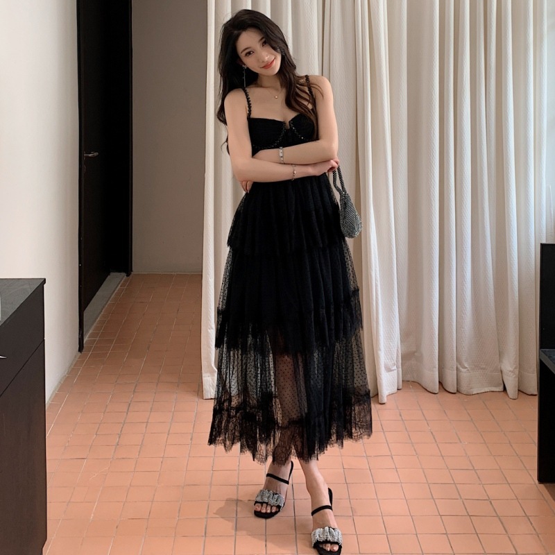 有名人の女性の服2025春と夏の新しいクラシックブラック・トレンドダイヤモンドドレスセクシーなスリングロングスカート 有名人の女性の服2025春と夏の新しいクラシックブラック・トレンドダイヤモンドドレスセクシーなスリングロングスカート