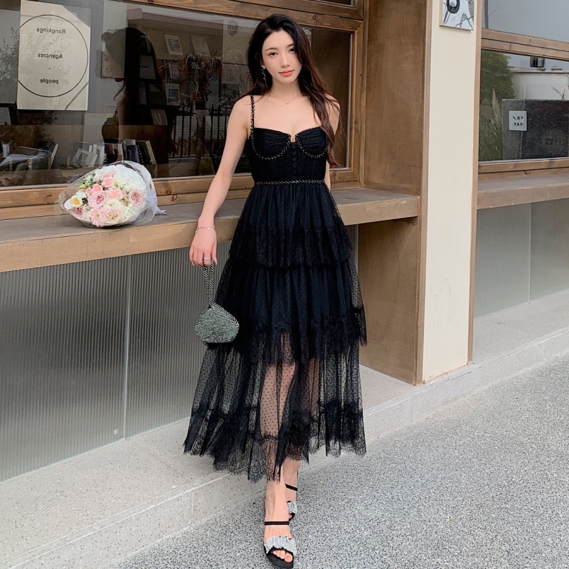 有名人の女性の服2025春と夏の新しいクラシックブラック・トレンドダイヤモンドドレスセクシーなスリングロングスカート 有名人の女性の服2025春と夏の新しいクラシックブラック・トレンドダイヤモンドドレスセクシーなスリングロングスカート