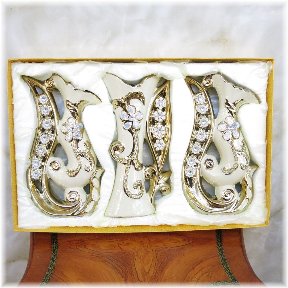 【送料無料!】可愛いデザイン! 新品 インテリア小物 アンティーク調 可愛い フラワーデザイン 花瓶3点セット 【送料無料!】可愛いデザイン! 新品 インテリア小物 アンティーク調 可愛い フラワーデザイン 花瓶3点セット