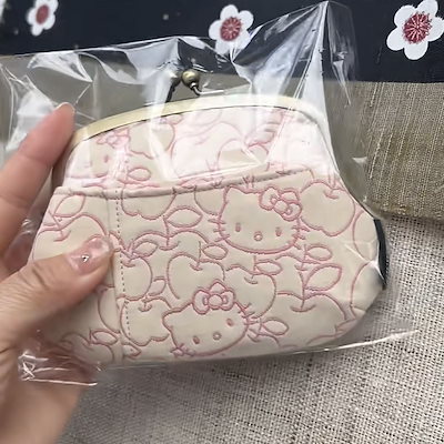 Qoo10] 京都限定ハローキティがま口バッグポーチ収 : 日用品雑貨