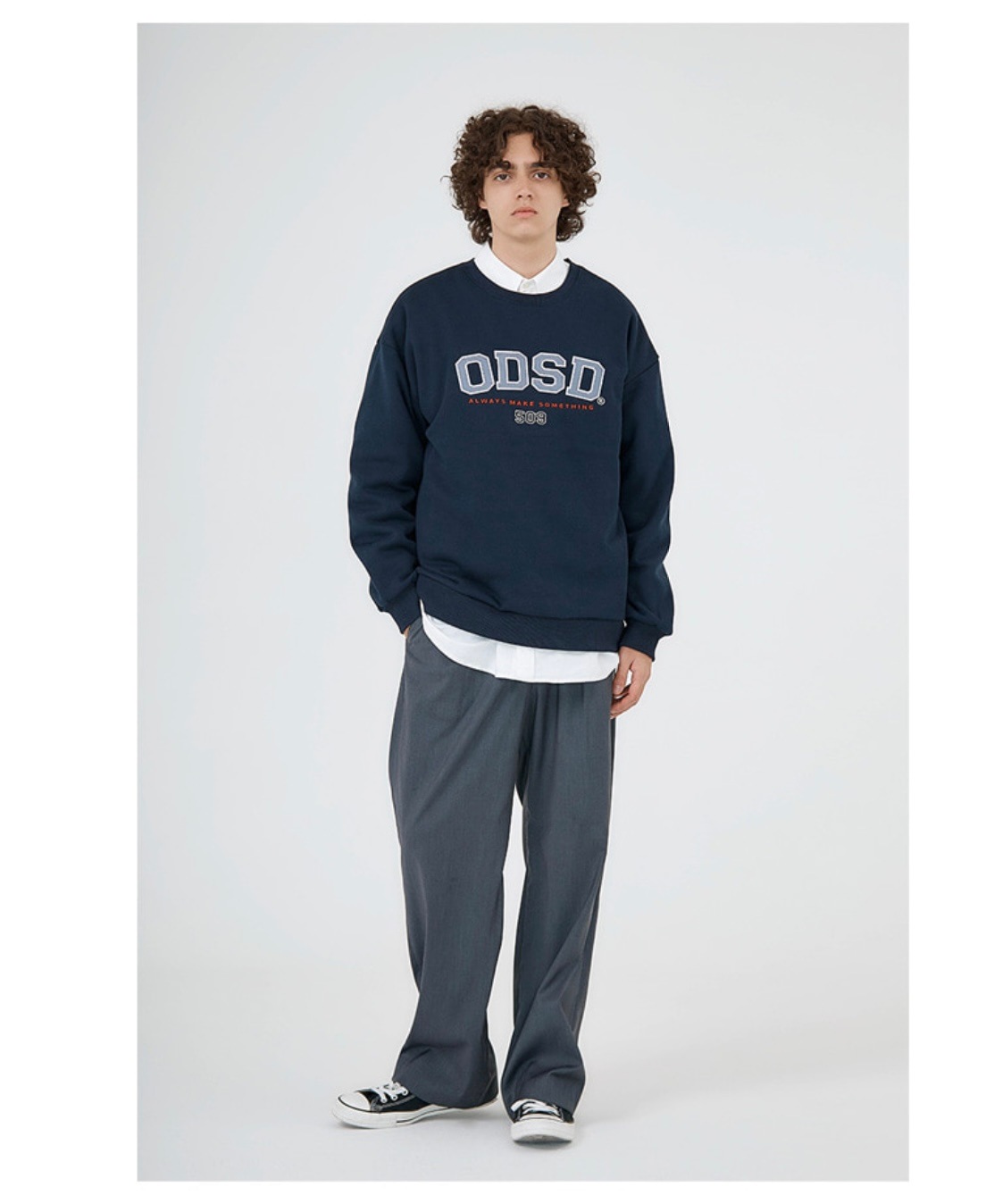 ( ユニセックス )アップリケ ロゴ マンツーマンTシャツ - 6色 特 羊毛 起毛 生地 ( ユニセックス )アップリケ ロゴ マンツーマンTシャツ - 6色 特 羊毛 起毛 生地