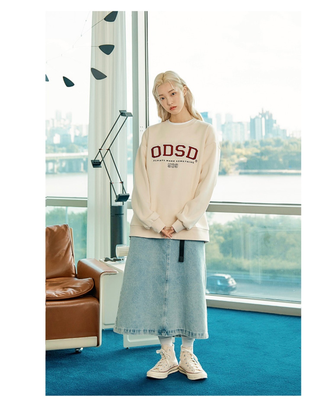 ( ユニセックス )アップリケ ロゴ マンツーマンTシャツ - 6色 特 羊毛 起毛 生地 ( ユニセックス )アップリケ ロゴ マンツーマンTシャツ - 6色 特 羊毛 起毛 生地