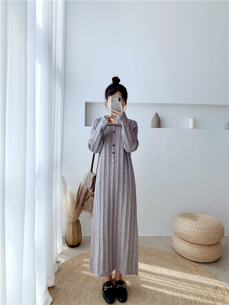 秋冬の新型襟の長いゆるいセータードレスa字膝を越えたニット
