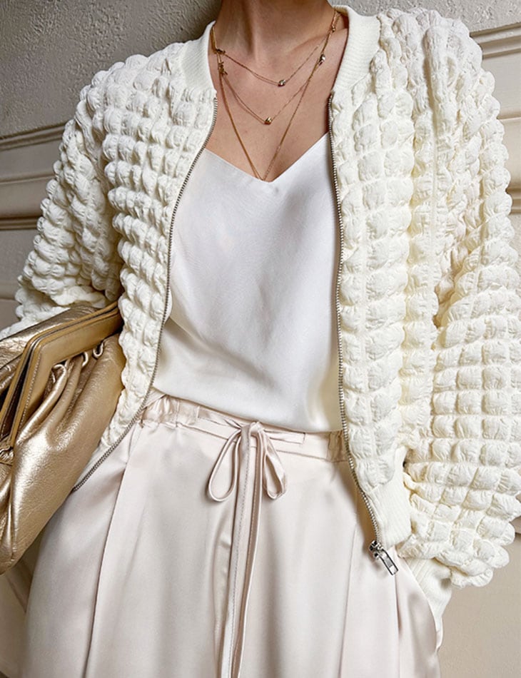 【2025新作 急速出荷】ぽこぽこ ショート丈 ジップアップ ブルゾン ジャケット ホワイト ブラック 白 黒 アウター 羽織り 長袖 無地 可愛い フェミニン ガーリー 上品 きれいめ 秋 冬 レデ