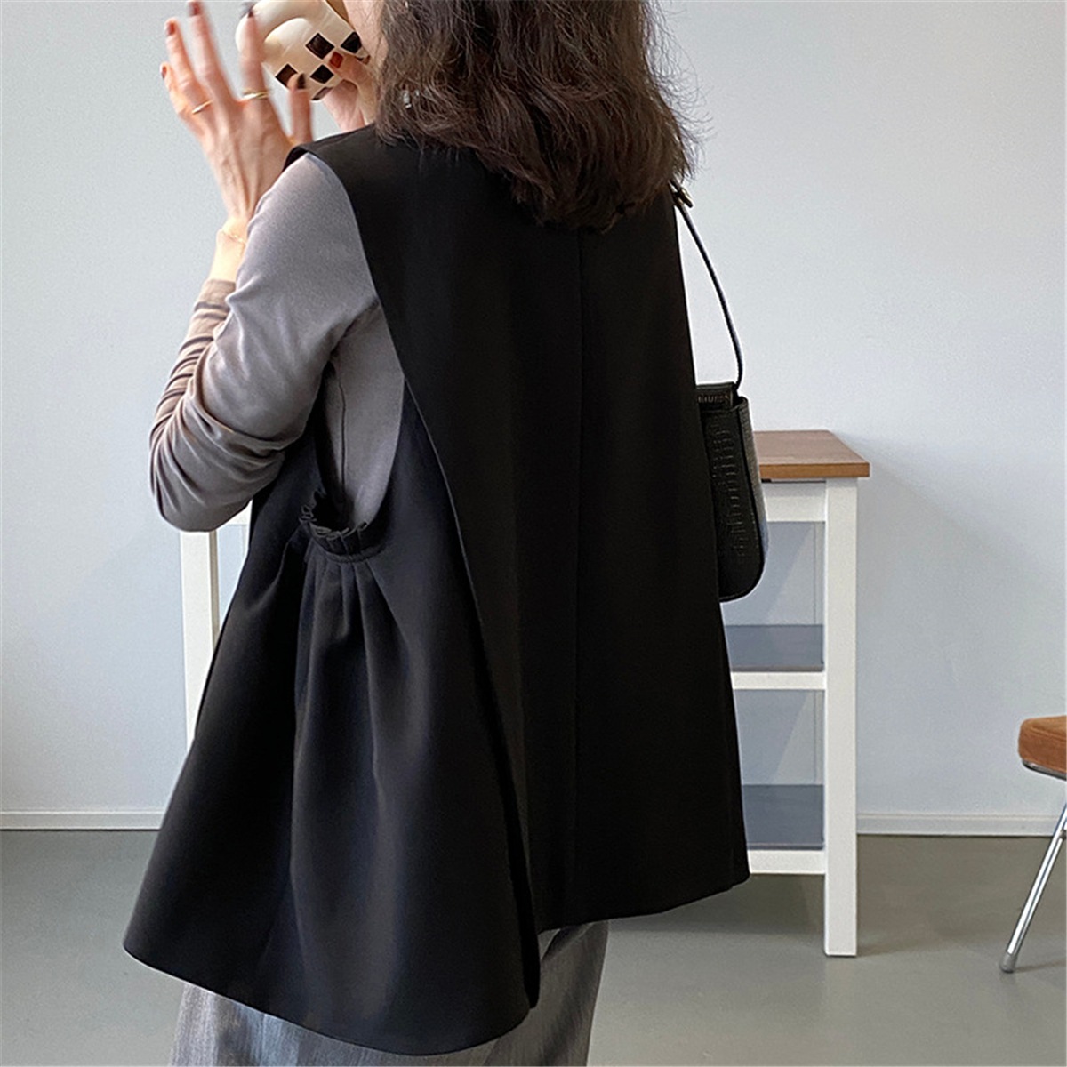 トップス ベスト ロング ロング丈 袖なし ノースリーブ Vネック 前開き きれいめ シンプル 大人 上品 おしゃれ お洒落 かっこいい レトロ こなれ感 個性的 抜け感 無地 春 秋 冬 10代