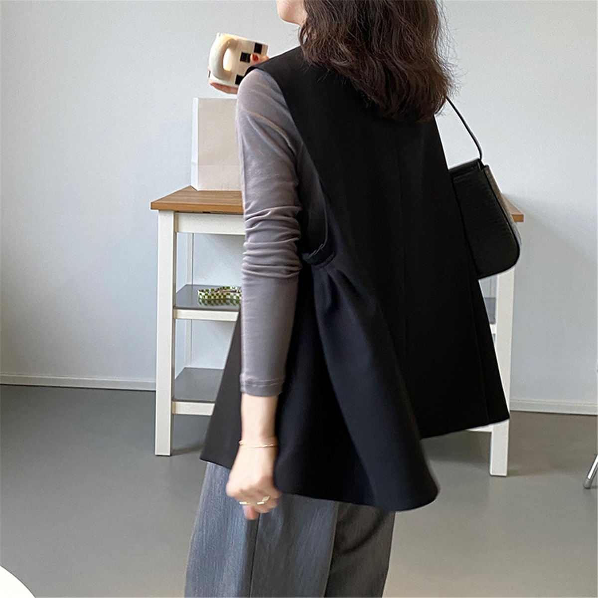 トップス ベスト ロング ロング丈 袖なし ノースリーブ Vネック 前開き きれいめ シンプル 大人 上品 おしゃれ お洒落 かっこいい レトロ こなれ感 個性的 抜け感 無地 春 秋 冬 10代