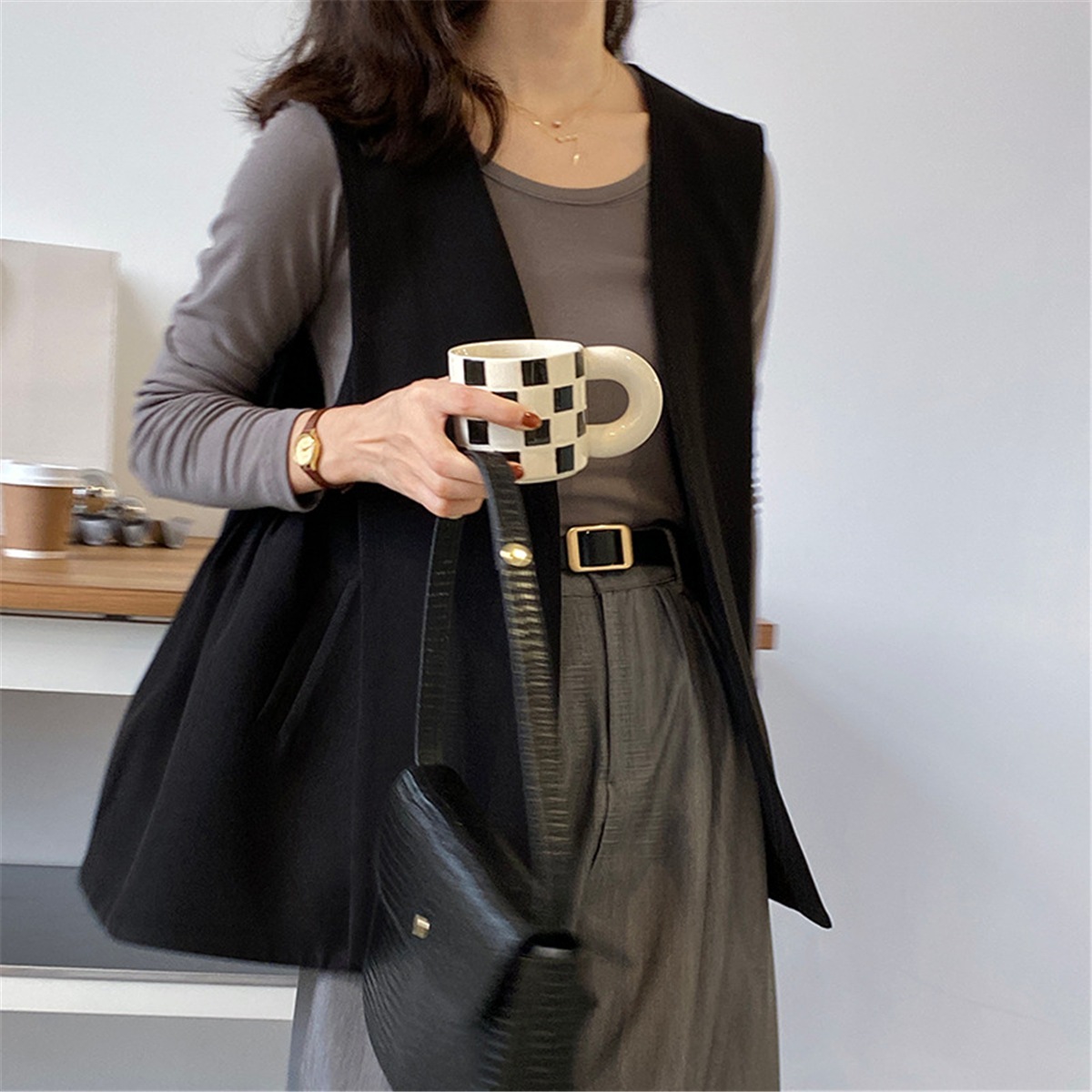 トップス ベスト ロング ロング丈 袖なし ノースリーブ Vネック 前開き きれいめ シンプル 大人 上品 おしゃれ お洒落 かっこいい レトロ こなれ感 個性的 抜け感 無地 春 秋 冬 10代