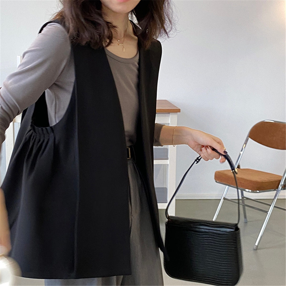 トップス ベスト ロング ロング丈 袖なし ノースリーブ Vネック 前開き きれいめ シンプル 大人 上品 おしゃれ お洒落 かっこいい レトロ こなれ感 個性的 抜け感 無地 春 秋 冬 10代