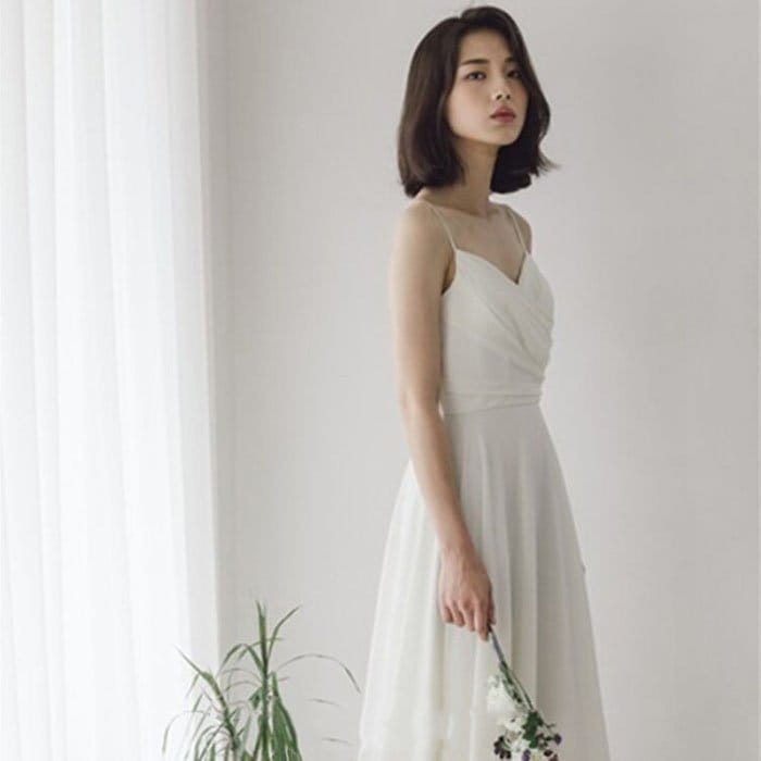 シンプル ウエディングドレス ノースリーブ 白 二次会 結婚式ドレス 安い 花嫁 フォトウエディング ビーチフォト 前撮り 後撮り 披露宴 ロングドレス