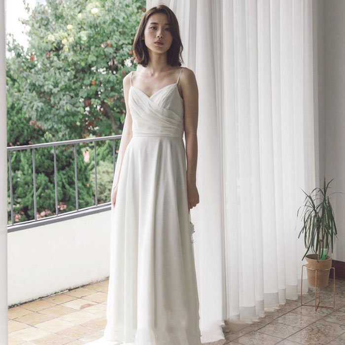 シンプル ウエディングドレス ノースリーブ 白 二次会 結婚式ドレス 安い 花嫁 フォトウエディング ビーチフォト 前撮り 後撮り 披露宴 ロングドレス