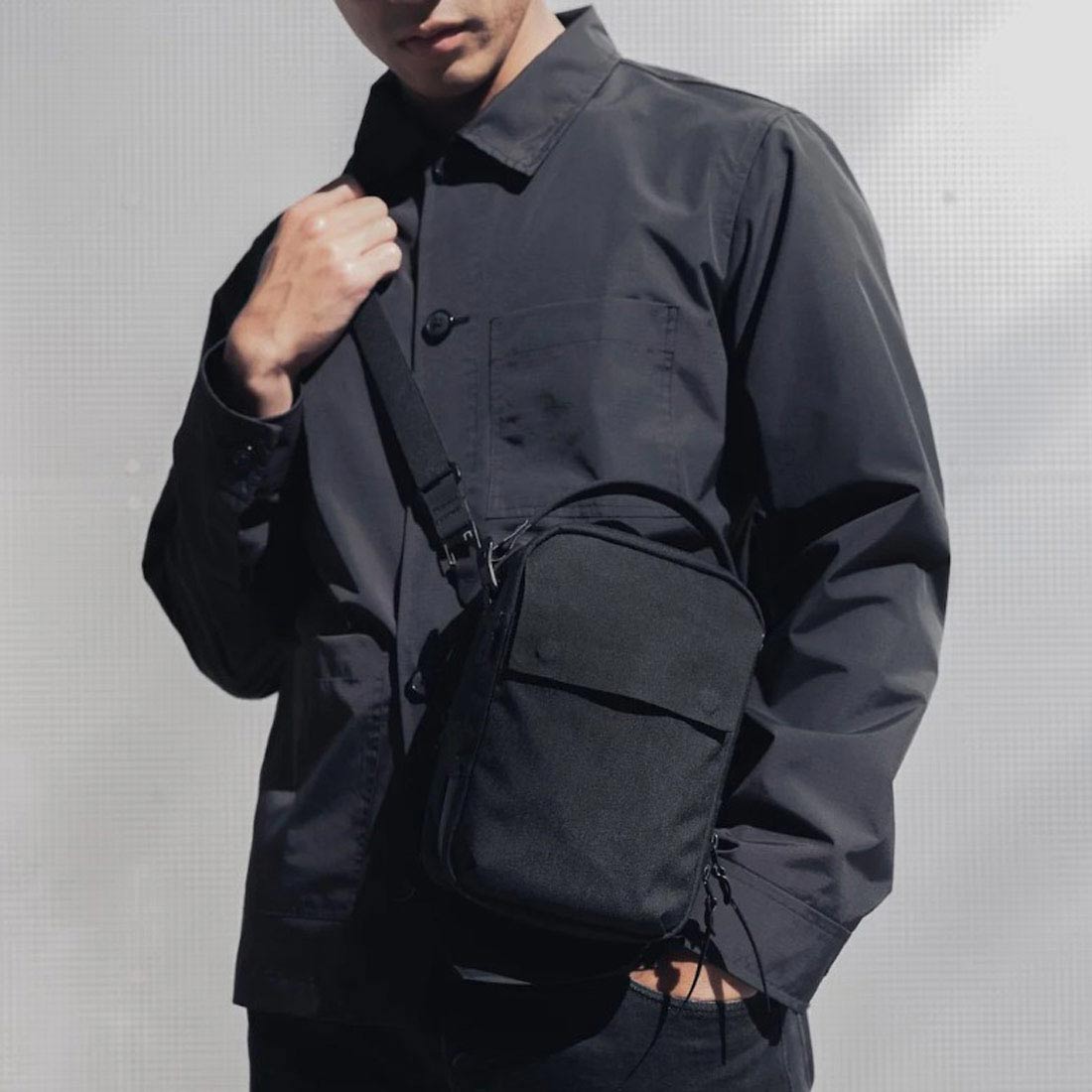Black Ember コンパック ショルダーバッグ ボディバッグ ポーチ 多機能 ガジェット オーガナイザー ブラック 旅行 KOMPAK 5L 90000_11