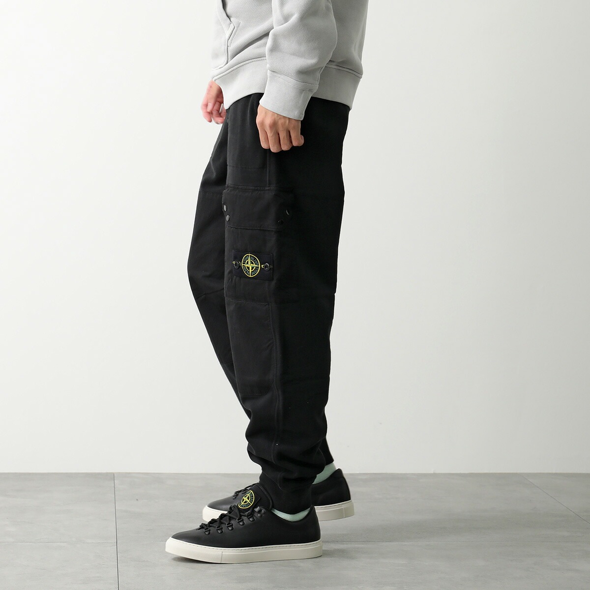 STONE ISLAND ストーンアイランド スウェットパンツ 811564020 メンズ カーゴ ジョギングパンツ コットン ロゴ刺繍パッチ ガーメントダイ