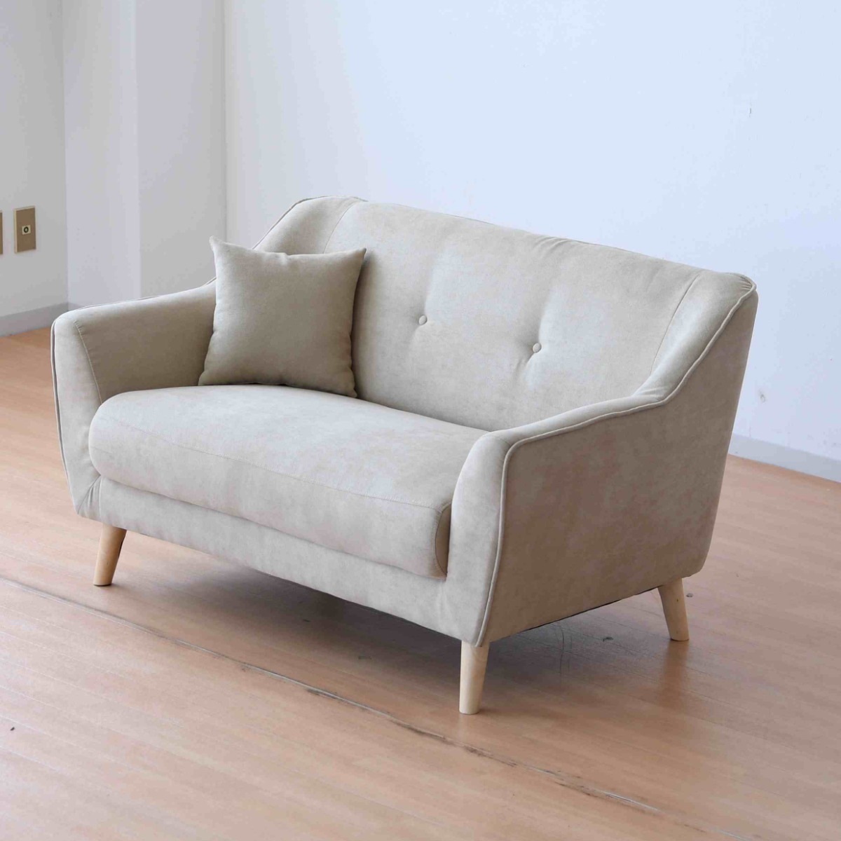 ソファ 2人掛け 幅132cm フィール ベロア調 ソファー 脚取り外し フロアソファ ロータイプ コンパクト 完成品 高級感 シンプル 北欧風 おしゃれ ベージュ グレー