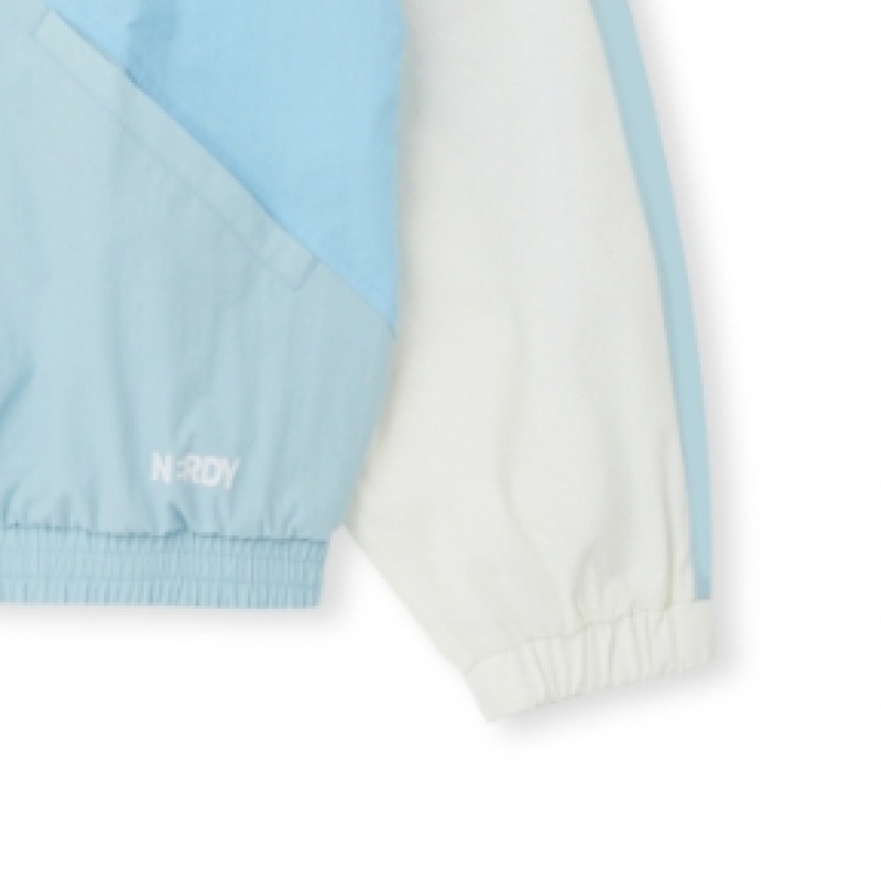 NERDY スポーティーカラーブロックウィンドブレーカースカイブルー NERDY スポーティーカラーブロックウィンドブレーカースカイブルー