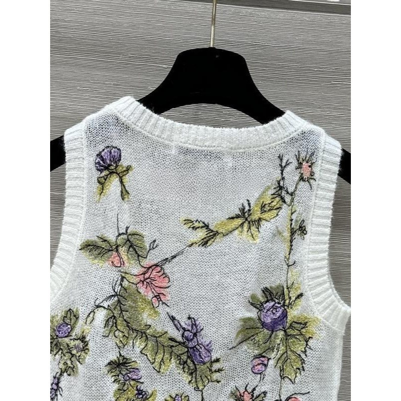 高定南油针织轻薄款重工艺嵌花刺绣浪漫花卉马海毛小背心上衣 高定南油针织轻薄款重工艺嵌花刺绣浪漫花卉马海毛小背心上衣