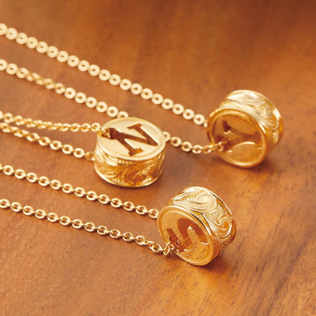 ネックレス レディース サージカルステンレス製 ハワイアンジュエリー イニシャル バレル ネックレス レディース サージカルステンレス製 ハワイアンジュエリー イニシャル バレル