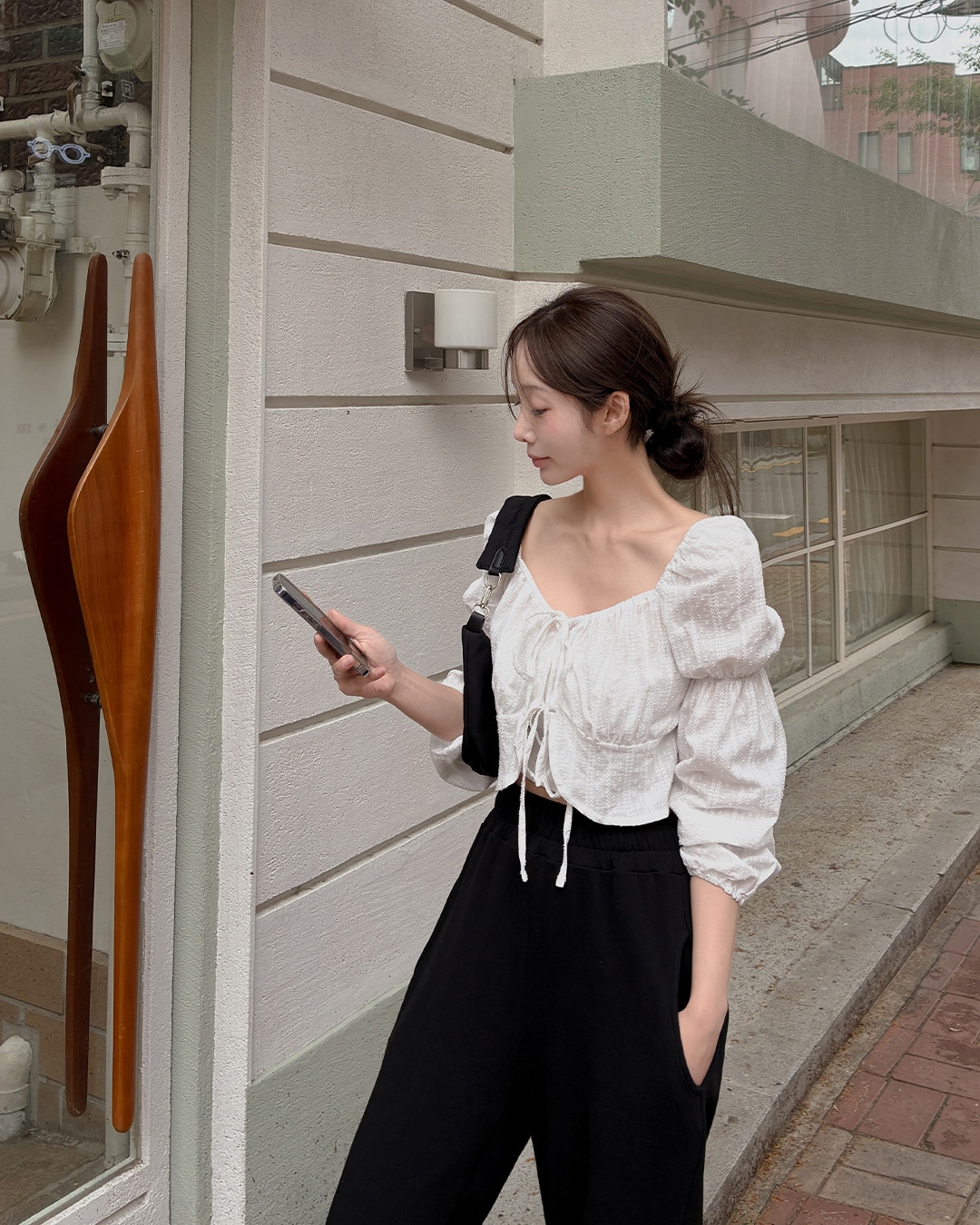 アンデュー刺繍リボンブラウス韓国ファッション レディース アンデュー刺繍リボンブラウス韓国ファッション レディース