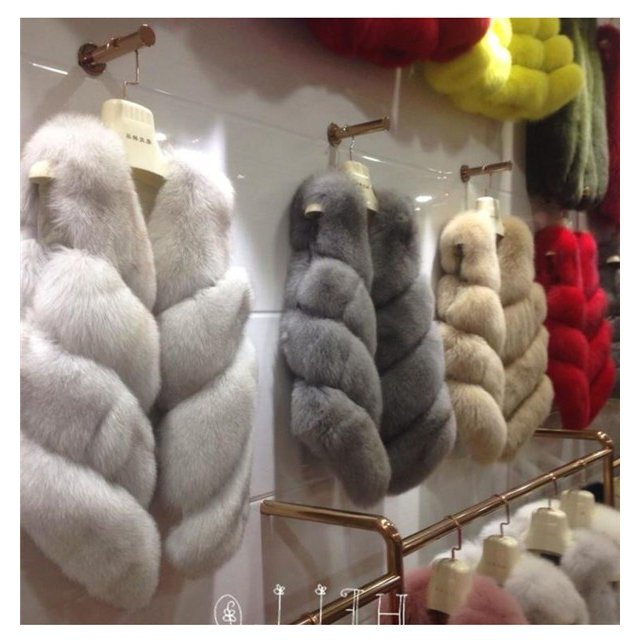 ファージレ レディース 毛皮ベスト ファーチョッキ ショット丈　フォークス　ファーコート フェイクフ