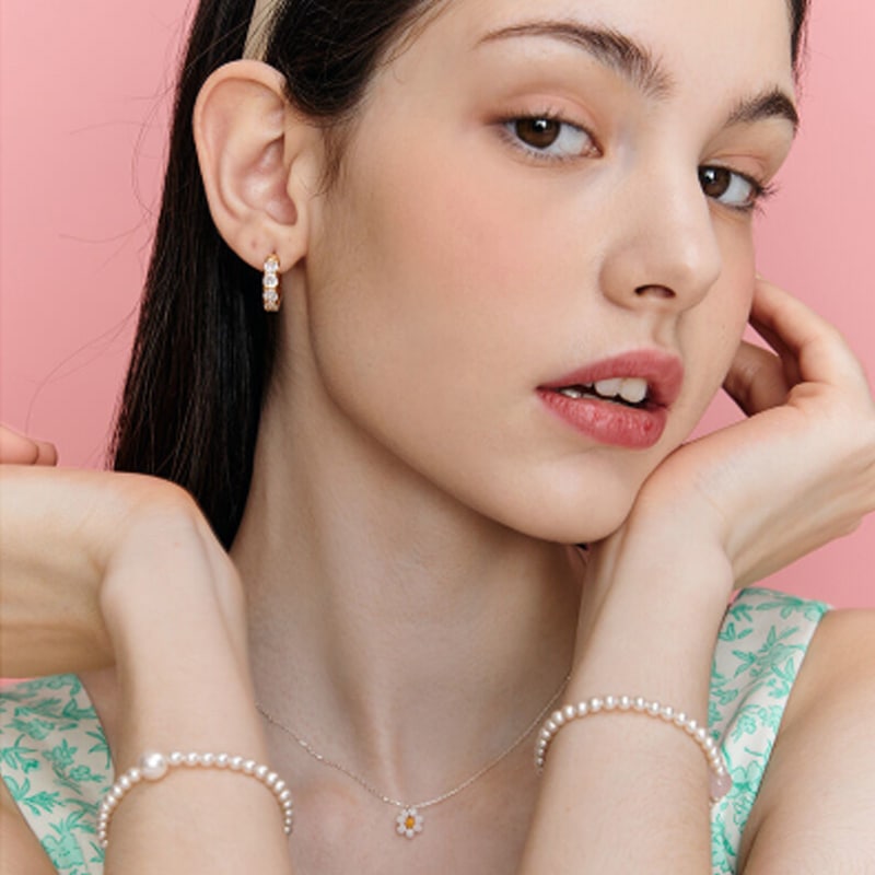 [ミンニITZYリアビリースア オハヨン着用] celeb one-touch earring/韓国女性アクセサリー/韓国ファッションスタイル/SNSで人気/韓国ジュエリー/芸能人着用アクセサリ