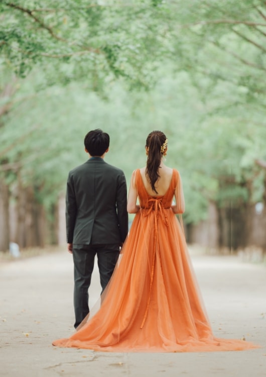 実例写真！カラードレス テラコッタ色 Vネック キャミソール チュールドレス 編み上げ 披露宴 前撮り