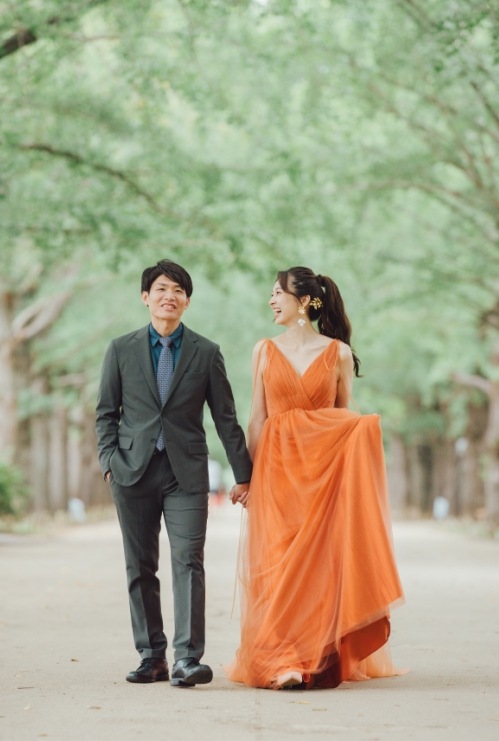 実例写真！カラードレス テラコッタ色 Vネック キャミソール チュールドレス 編み上げ 披露宴 前撮り