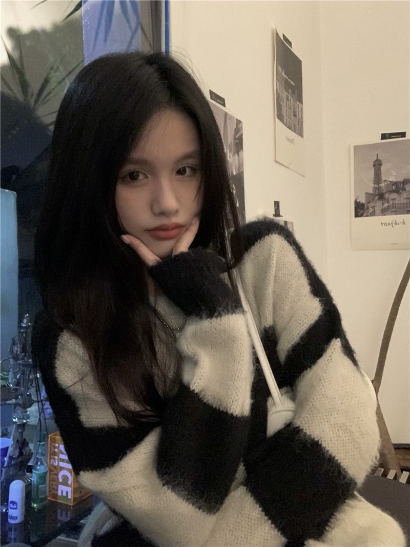 トップス セーター 長袖 萌袖 ラウンドネック もこもこ モコモコ ふわふわ かわいい 大人可愛い