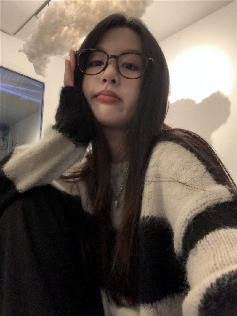 トップス セーター 長袖 萌袖 ラウンドネック もこもこ モコモコ ふわふわ かわいい 大人可愛い