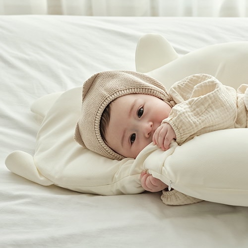 Qoo10] HAPPY TAILS クーリーベア 新生児用ベビー横向き寝枕