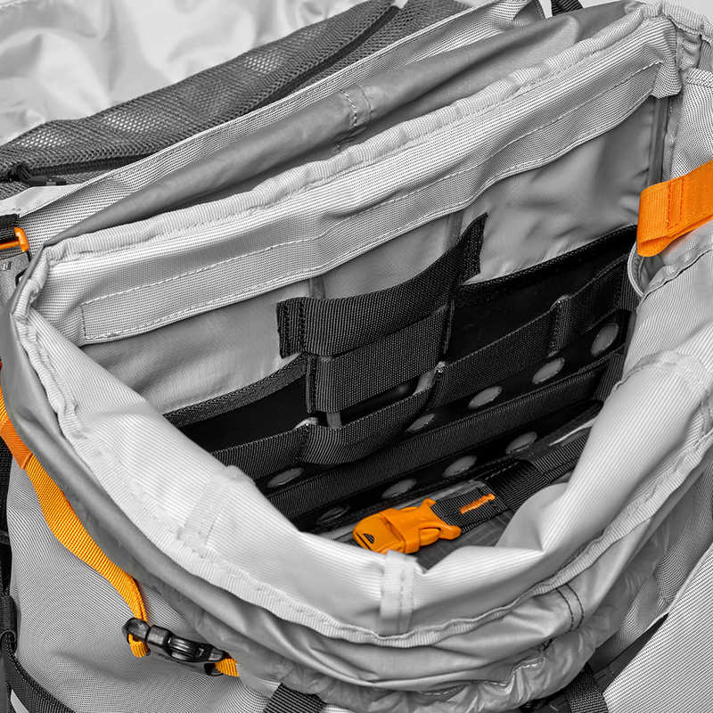 ロープロ　フォトスポｰツ PRO 70L AW III (M-L) ライトグレｰ [30L以上]　LP37437-PWW