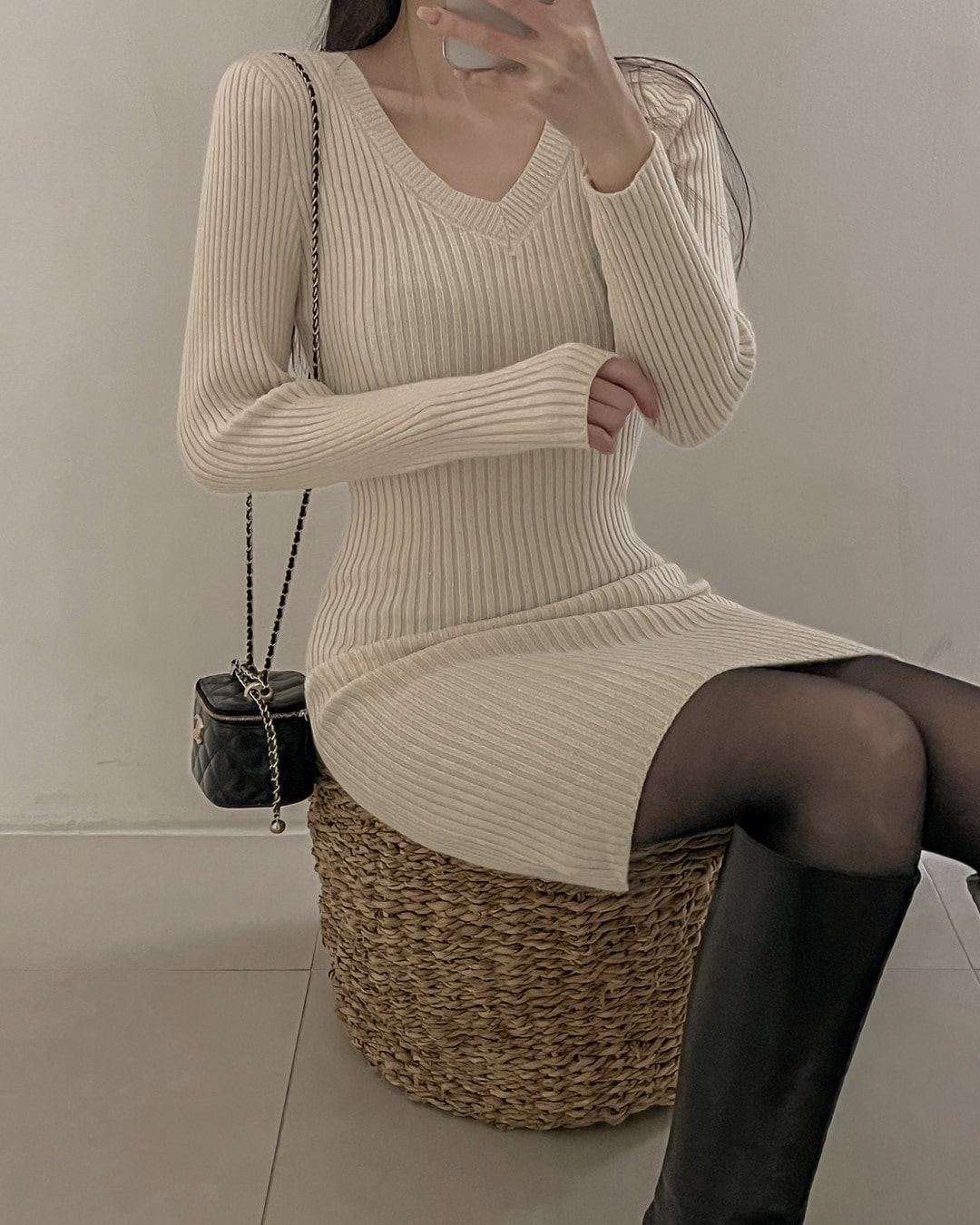 Vネックニットミニワンピース韓国ファッション レディース Vネックニットミニワンピース韓国ファッション レディース