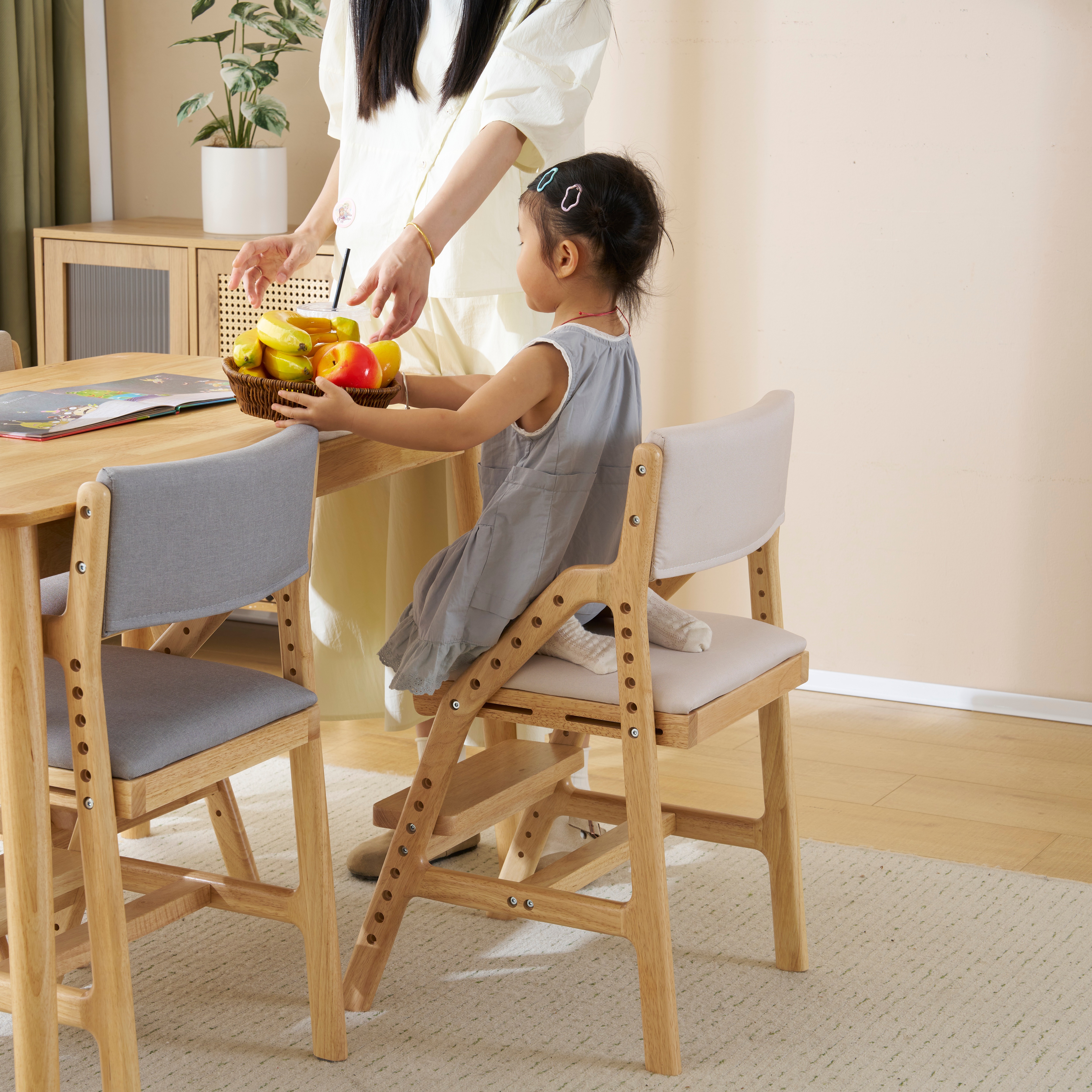 【2個】 グレー 学習チェア 学習椅子 木製 姿勢 子供 キッズチェア ハイチェア ダイニングチェア 椅子 高さ調整 シンプル コンパクト 組立て 板座 足置きGG2734 Grey Solid WG