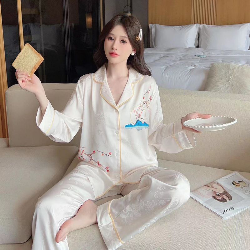 【2025新品登场快速出荷】気質 開き襟 外出着用可能 生地が柔らかく快適です セットアップ ルームウェア お肌に優しい 滑らか トップス+ズボン 薄手 レトロ 高級感 新作シルクような生地パジャマ 【2025新品登场快速出荷】気質 開き襟 外出着用可能 生地が柔らかく快適です セットアップ ルームウェア お肌に優しい 滑らか トップス+ズボン 薄手 レトロ 高級感 新作シルクような生地パジャマ