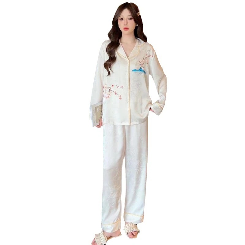 【2025新品登场快速出荷】気質 開き襟 外出着用可能 生地が柔らかく快適です セットアップ ルームウェア お肌に優しい 滑らか トップス+ズボン 薄手 レトロ 高級感 新作シルクような生地パジャマ 【2025新品登场快速出荷】気質 開き襟 外出着用可能 生地が柔らかく快適です セットアップ ルームウェア お肌に優しい 滑らか トップス+ズボン 薄手 レトロ 高級感 新作シルクような生地パジャマ