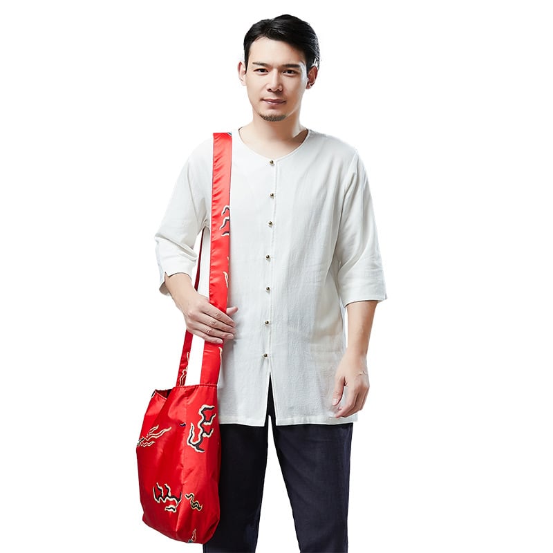 5分袖の全開チャイナTシャツフロントは鉄製の玉ボタンをループで留める仕様になっていますTシャツ メンズ